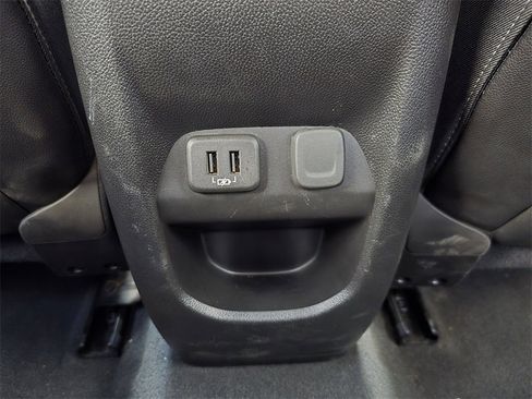 Used 2019 Chevrolet Colorado Z71 image 16