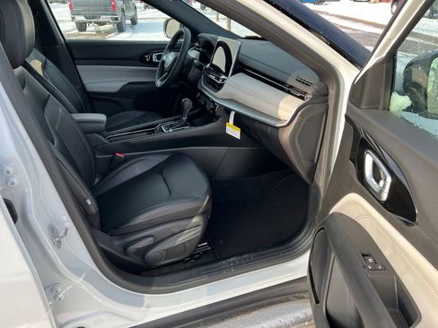 New 2026 Jeep Compass Limited image 18