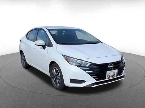 Used 2025 Nissan Versa SV FWD image 2