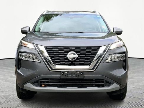 Used 2023 Nissan Rogue SV w/ SV Premium B Package image 2