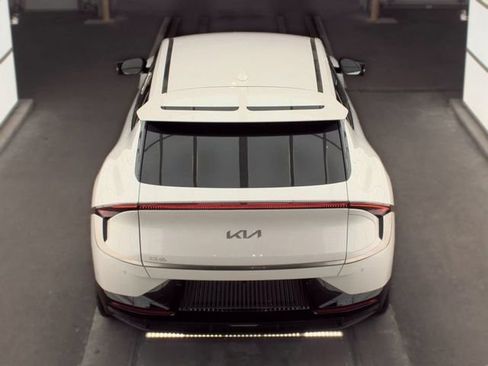 Certified 2024 Kia EV6 Wind w/ Wind Technology Package RWD image 5