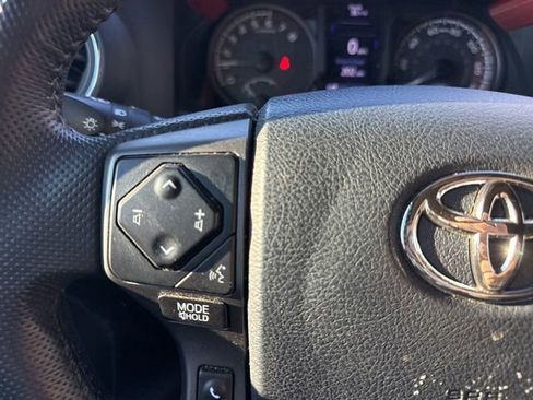 Used 2019 Toyota Tacoma TRD Off-Road image 20