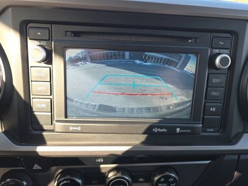 Used 2018 Toyota Tacoma SR5 image 8