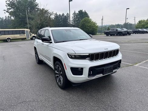 Used 2022 Jeep Grand Cherokee Overland AWD/4WD image 1