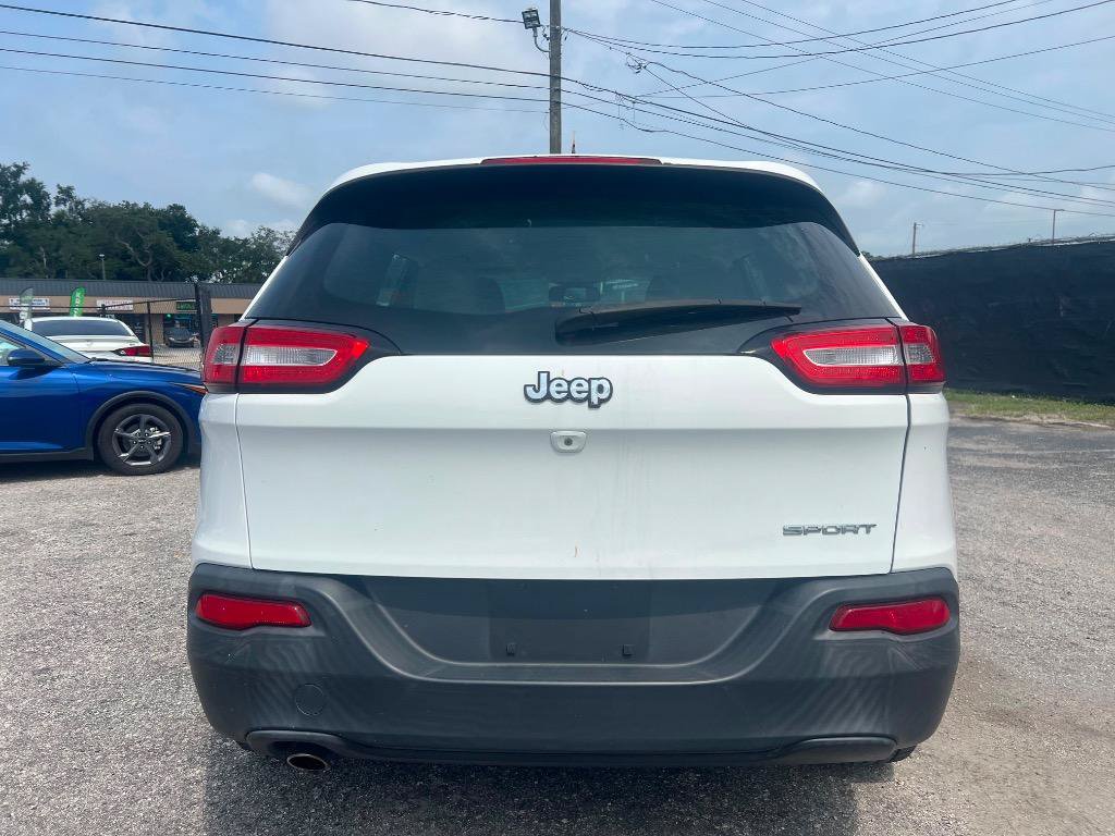 Used 2015 Jeep Cherokee Sport FWD image 5