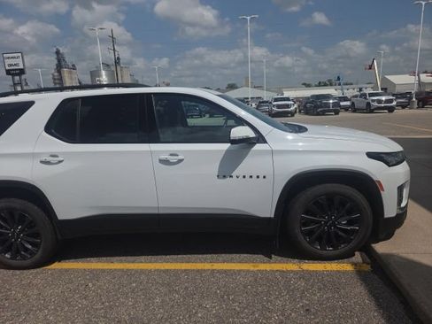 Used 2022 Chevrolet Traverse RS AWD/4WD image 2
