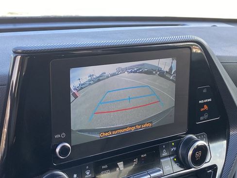 Certified 2025 Toyota Highlander XSE image 10