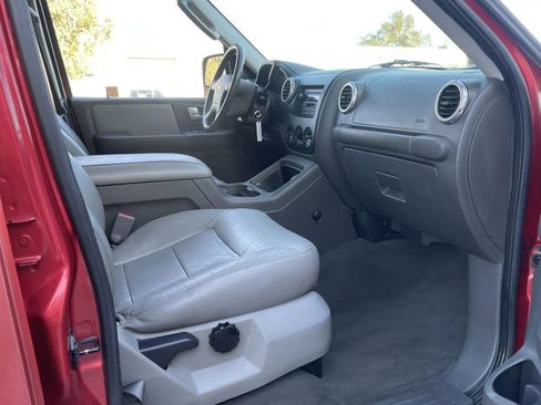 Used 2003 Ford Expedition XLT image 19