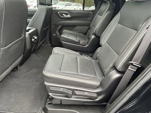 Used 2022 GMC Yukon SLT w/ SLT Premium Package image 30