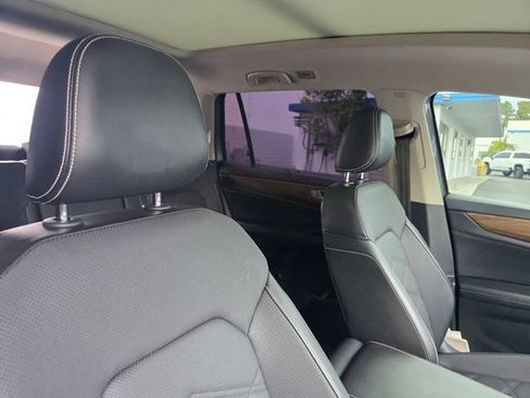 Used 2024 Volkswagen Atlas SE FWD image 20