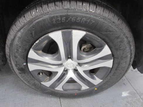 Used 2018 Toyota RAV4 LE w/ All Weather Liner Package AWD/4WD image 15