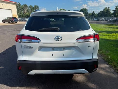 Used 2024 Toyota Corolla Cross LE FWD image 2