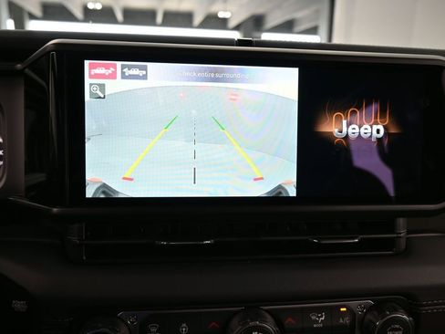 Used 2026 Jeep Gladiator Mojave AWD/4WD image 19
