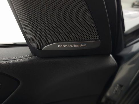 Used 2025 BMW X7 M60i image 18