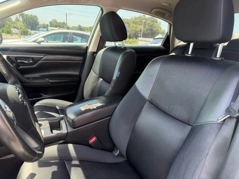 Used 2016 Nissan Altima 2.5 SR FWD image 10