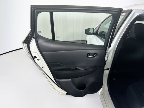 Used 2025 Nissan Leaf S FWD image 26
