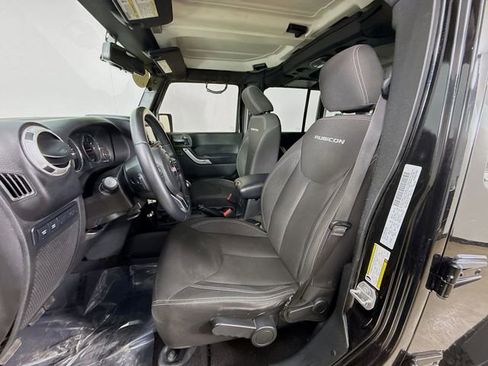 Used 2017 Jeep Wrangler Unlimited Rubicon w/ Connectivity Group image 19