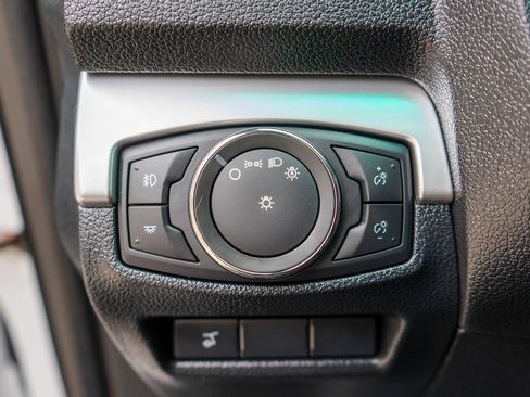 Used 2017 Ford Explorer XLT w/ Equipment Group 202A image 18