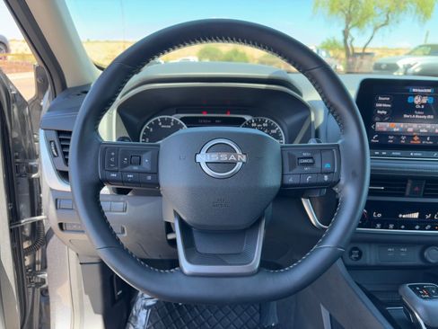 Certified 2025 Nissan Rogue SV image 18