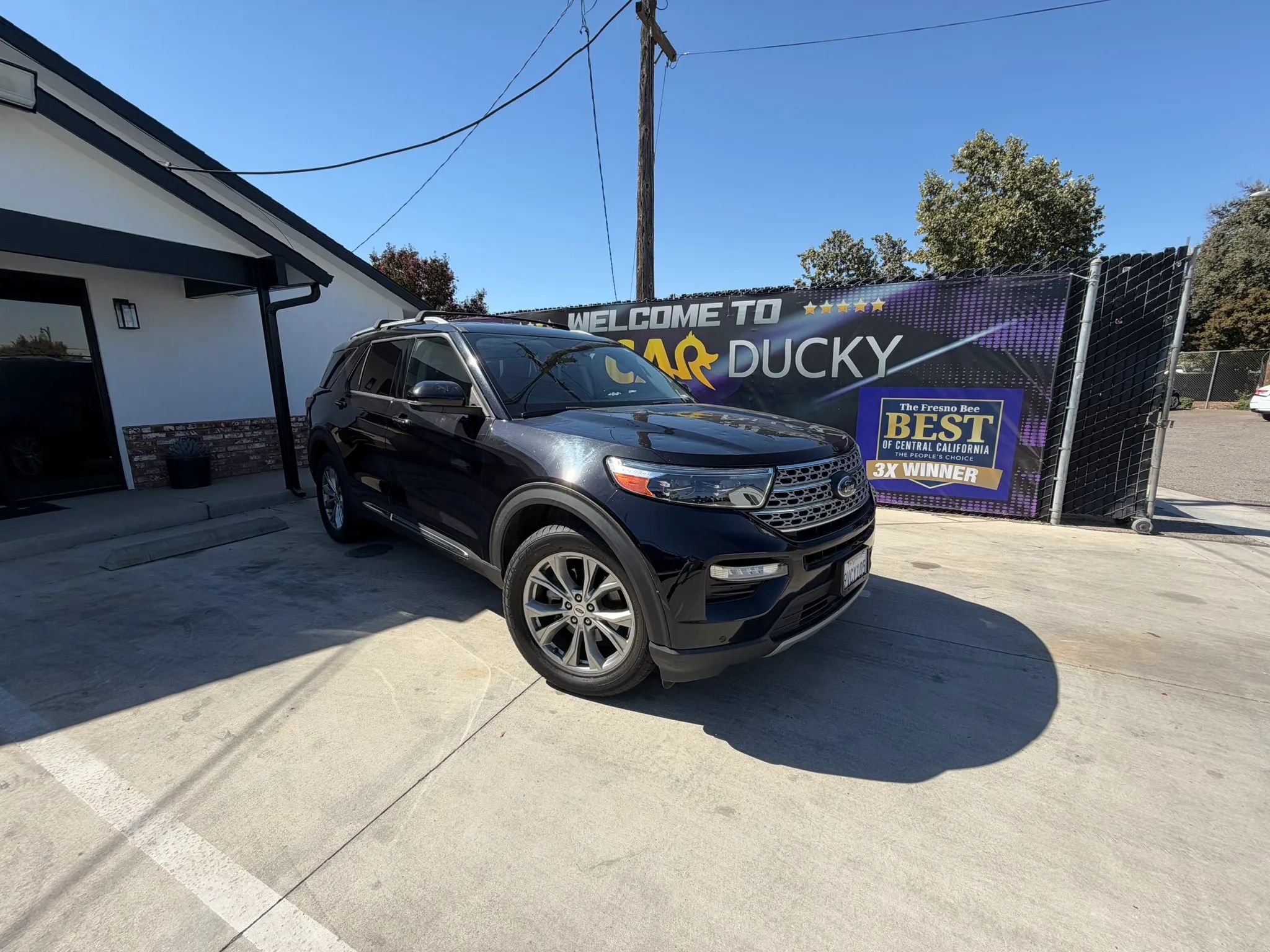 Used 2022 Ford Explorer Limited w/ Equipment Group 301A AWD/4WD image 4