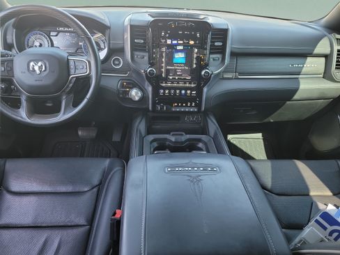 Used 2020 RAM 1500 Limited w/ Black Appearance Package AWD/4WD image 9