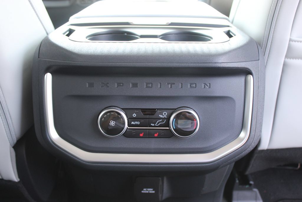 New 2027 Ford Expedition Max Platinum AWD/4WD image 16