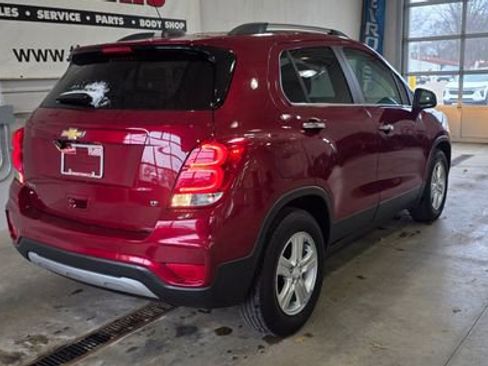 Used 2019 Chevrolet Trax LT w/ LT Convenience Package image 7