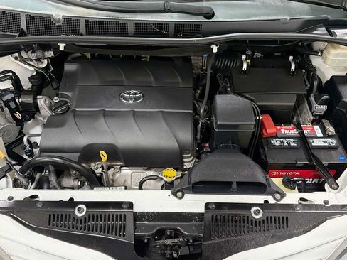 Used 2015 Toyota Sienna LE FWD image 30