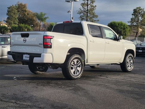 New 2026 Nissan Frontier SV w/ Tow Package image 2