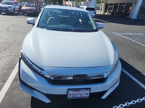 Used 2018 Honda Clarity Touring image 8