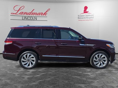 Used 2024 Lincoln Navigator Premiere AWD/4WD image 6