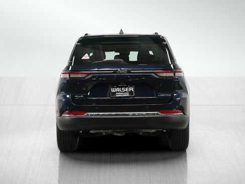 Used 2023 Jeep Grand Cherokee Limited w/ Trailer Tow Prep Group (B) AWD/4WD image 4