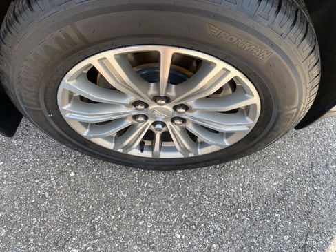 Used 2019 Cadillac XT5 Luxury image 30