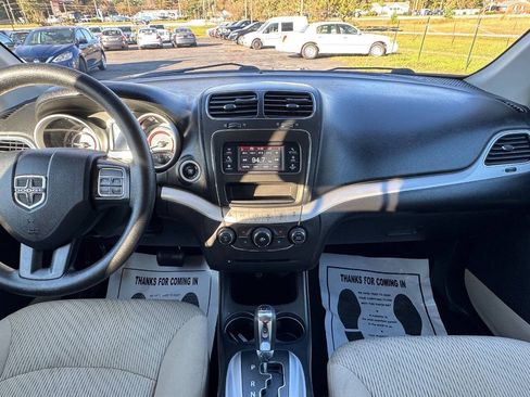 Used 2018 Dodge Journey SXT FWD image 13