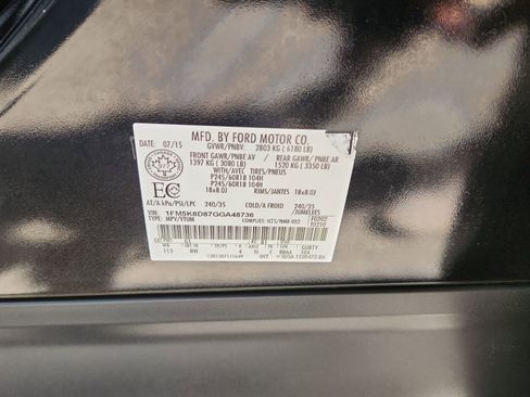 Used 2016 Ford Explorer XLT w/ Equipment Group 202A AWD/4WD image 19