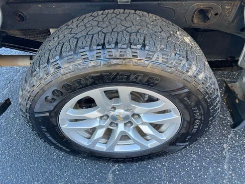 Used 2022 Chevrolet Silverado 1500 LT w/ Diesel Off-Road Package image 39