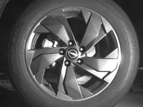 Used 2025 Nissan Rogue SV FWD image 12