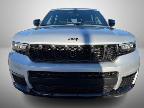 New 2025 Jeep Grand Cherokee L Limited image 11