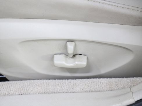 Used 2006 Subaru Outback 2.5i Limited w/ Popular Equipment Group 2B image 24