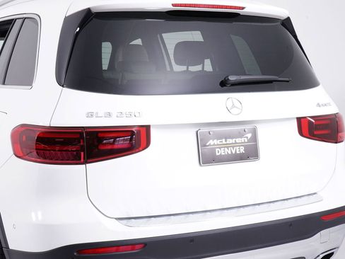 Used 2025 Mercedes-Benz GLB 250 4MATIC image 19