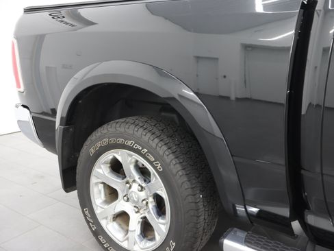 Used 2018 RAM 1500 Laramie w/ Convenience Group AWD/4WD image 28