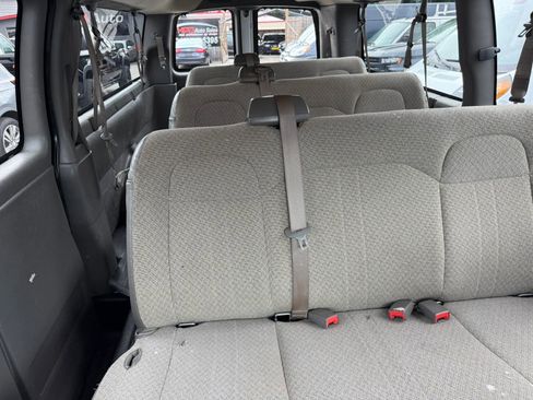 Used 2020 Chevrolet Express 3500 LS RWD image 28