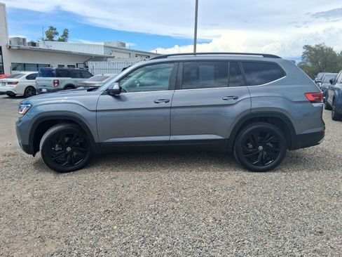 Used 2023 Volkswagen Atlas SE w/ Black Wheel Package AWD/4WD image 2