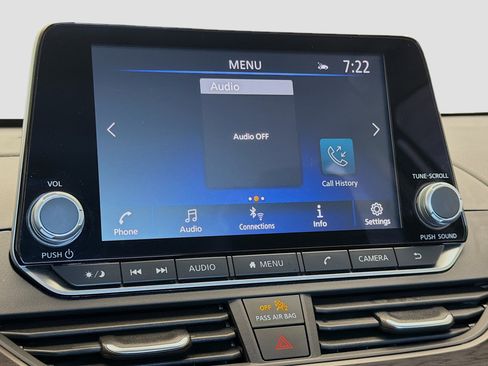 Used 2025 Nissan Altima 2.5 SV FWD image 9