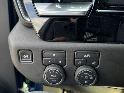 Used 2025 Chevrolet Silverado 2500 LT image 21