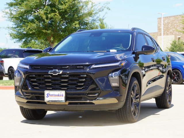Used 2024 Chevrolet Trax ACTIV w/ Sunroof Package FWD image 3