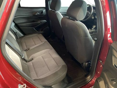 Used 2024 Chevrolet Trax LS w/ LS Convenience Package FWD image 18