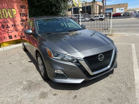 Used 2019 Nissan Altima 2.5 S FWD image 3