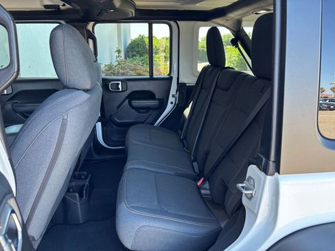 Used 2025 Jeep Wrangler Unlimited Sport AWD/4WD image 24