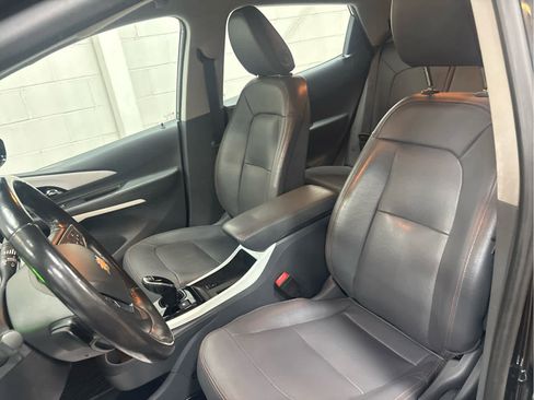 Used 2020 Chevrolet Bolt Premier w/ Infotainment Package image 14